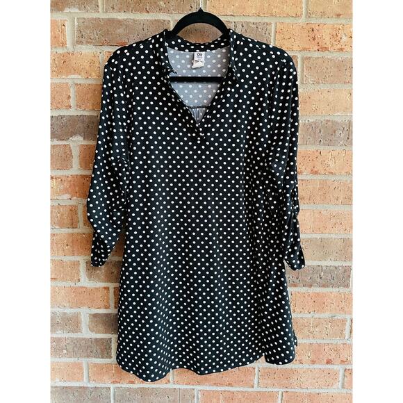 One Fashion Tops - One Fashion U.S.A Polk a dot Blouse XL